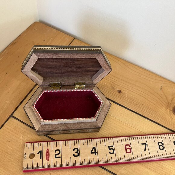 Small Wood Marquetry Jewelry Trinket Box w/ Shell Inlay Hand Made in Syria - Picture 5 of 8